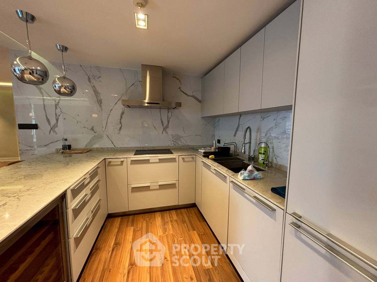 picture 2-BR Condo at Somkid Gardens Condominium near BTS Chit Lom (ID 2475831) - 9/11