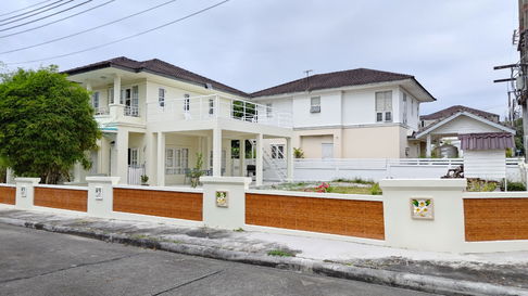 บ้านเดี่ยวให้เช่าบรรยากาศดีเหมาะกับการอยู่อาศัยและพักผ่อน พื้นที่.140ตรว. ใกล้ทะเล,7-11 มีดาดฟ้าและพื้นที่ปิ้งย่างบาร์บีคิว ถนนในหมู่บ้านกว้าง4เลน 