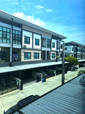 Townhouses for rent Tesco Lotus Srinakarindra : 🏡 Townhome for Rent – The Triple Sukhumvit 113 Brand-new unit | Prime location | Easy transportation