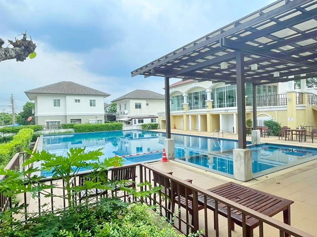 รูป ตลาดเคหะออเงิน 1.3 กม. ให้เช่าบ้านเดี่ยว 2 ชั้นกว้างใหญ่ 60ตร.วา. จตุโชติ 15-21 รพ.สายไหม 2.8 กม. BTS คูคต 5.4 กม. 3-4นอน 2 น้ำ เฟอร์ฯครบ - รูปที่ 2/8