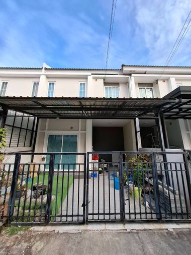 ขายทาวน์โฮม 2 ชั้น โครงการ เดอะ คอนเนค  วงแหวน พระราม 9 ( The Connect Wongwaen - Rama9)ขนาด 18.2ตรว  3นอน2น้ำ เดินทางสะดวก ใกล้ทางด่วนศรีรัช