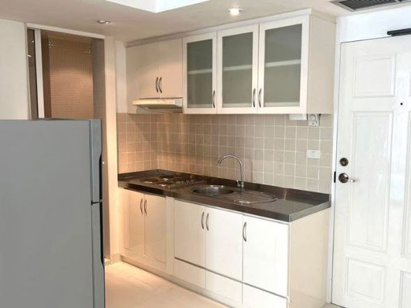 picture Noble House                         PhayaThai - 6/8