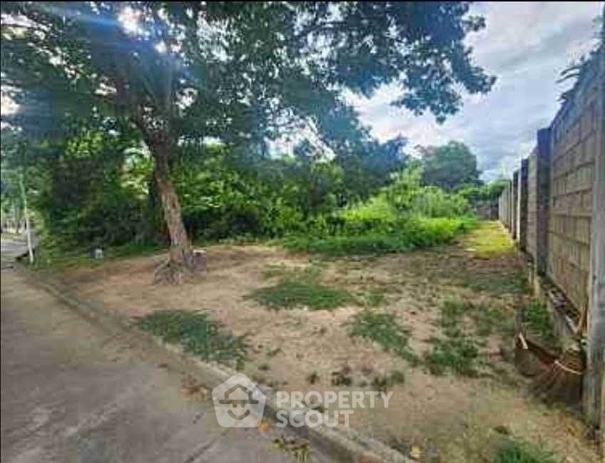 รูป ที่ดินสำหรับปล่อยขาย 652 ตารางเมตร แถว ใกล้ Kad Farang Village (ID 2462205) - รูปที่ 1/4