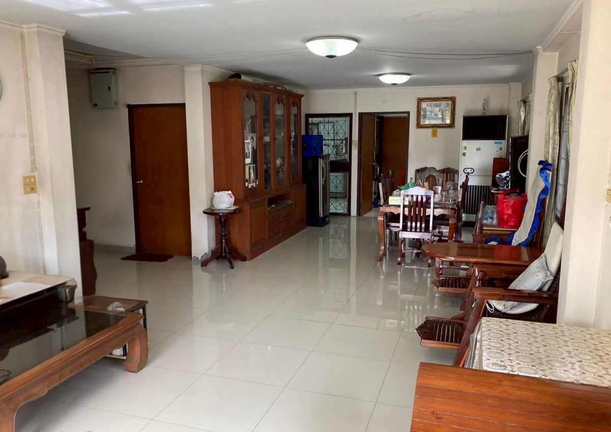 รูป 085AGJD เริ่มต้นชีวิตง่ายขึ้น…ที่บ้านหลังนี้! บ้านเดี่ยวซอย ลาดพร้าว 35 ทำเลสงบ - รูปที่ 7/8