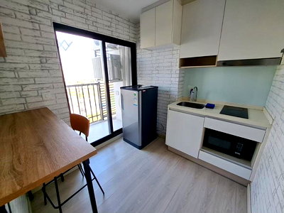 คอนโดให้เช่า : ใกล้รถไฟฟ้า และรถประจำทาง ใกล้ห้าง  สกายไลน์