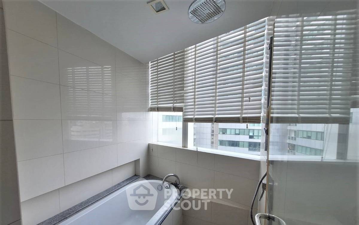 picture 3-BR Condo at Millennium Residence @ Sukhumvit Condominium near BTS Asok (ID 2478757) - 5/10