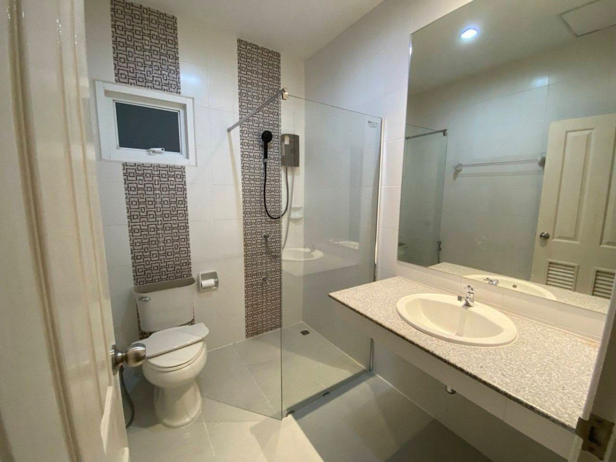 รูป เช่าบ้านเดี่ยว ย่านสันกลาง ใกล้สนามบิน โรงเรียนนานาชาติๆ หลายแห่ง พร้อมเข้าอยู่ 26,000 บ. - รูปที่ 9/15