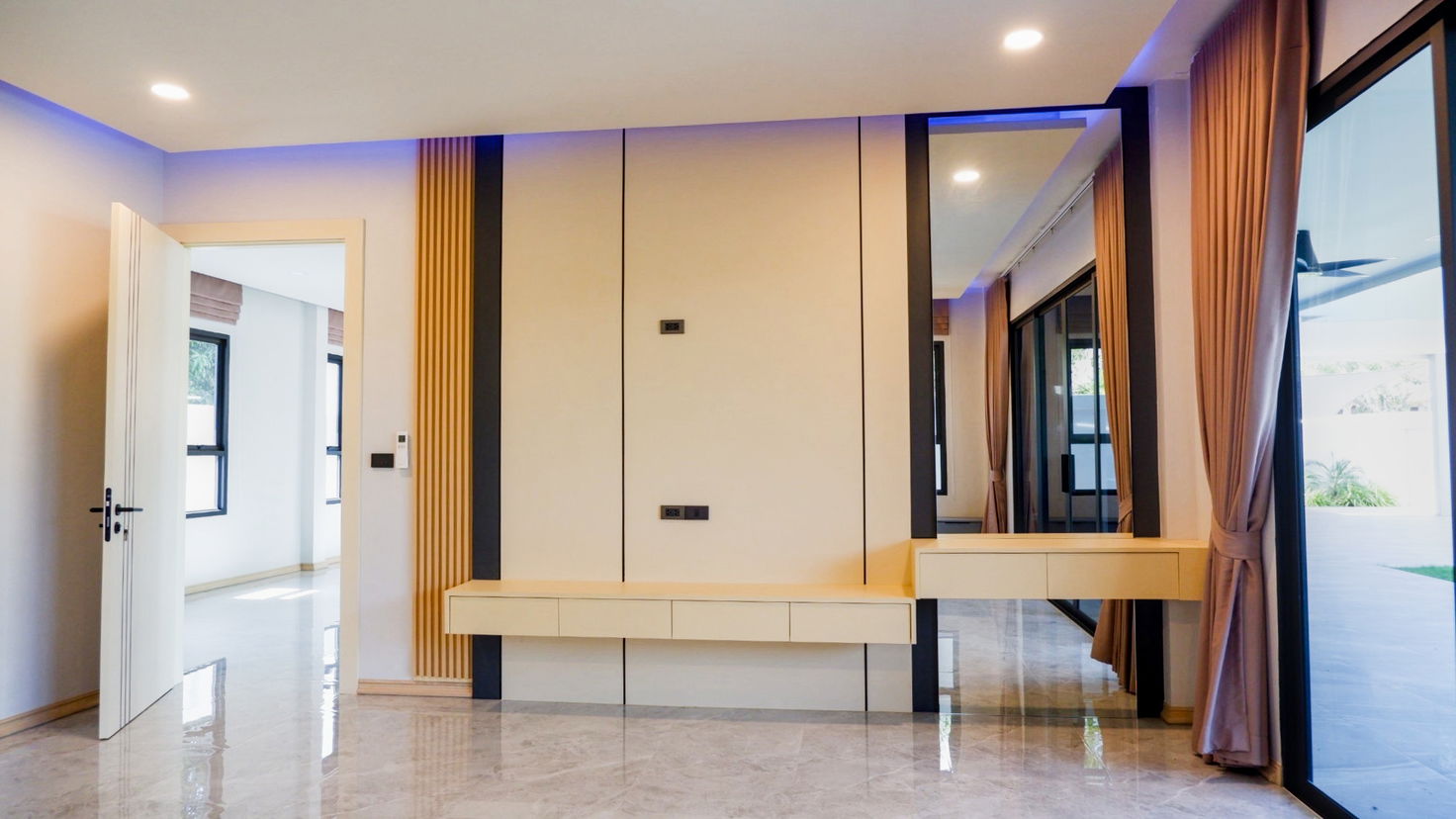 picture Luxury Pool Villa for Sale – Thung Klom–Tan Man, Pattaya - 13/23