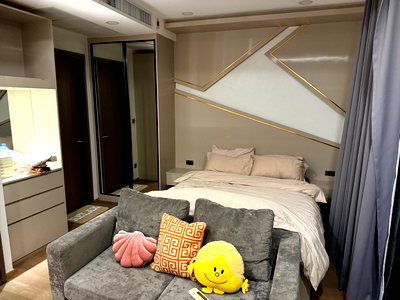 Condos for rent : Ashton Chula Silom【𝐑𝐄𝐍𝐓】🔥A luxurious, bright, and elegant room with a sharp design and premium materials.🔥 Contact Line ID: @hacondo