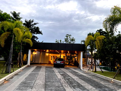 Houses for rent : Single-story pool villa for  rent with 4 bedrooms, 7 bathrooms and 4 parkings.