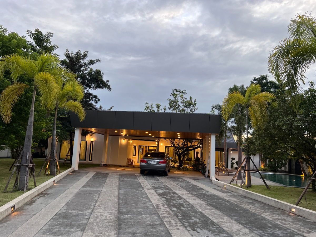 picture Single-story pool villa for  rent with 4 bedrooms, 7 bathrooms and 4 parkings. - 1/26