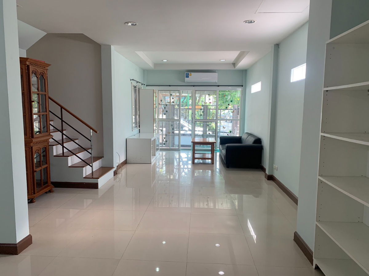 รูป ให้เช่าทาวน์เฮ้าส์ 2 ชั้น พื้นที่เยอะ อาเคเดีย พาร์ควิว เคหะร่มเกล้า หลังมุม - รูปที่ 2/14