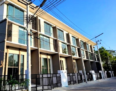 โฮมออฟฟิศให้เช่า : ให้เช่า Home Office 3.5 ชั้น โครงการ พาทิโอ พหลโยธิน-วิภาวดี ถนนพหลโยธิน อยู่อาศัย หรือ Home Office จดบริษัทได้