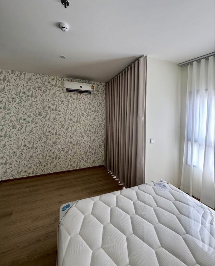 picture Life Rama 4            - Asoke - 5/5