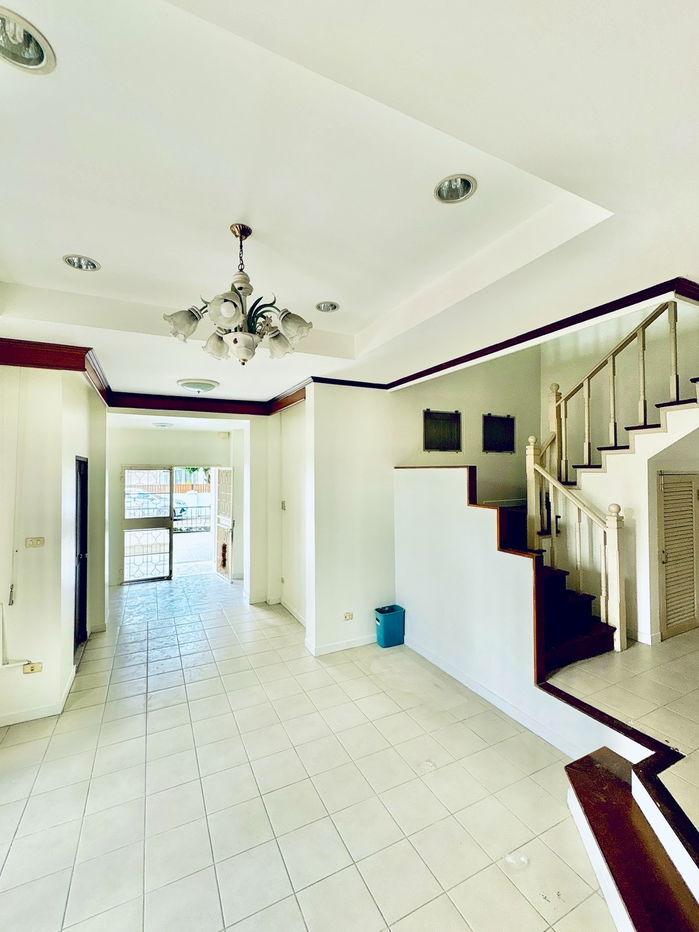 picture House for Sale 4 Bedrooms Near Jomtien Beach - 11/18