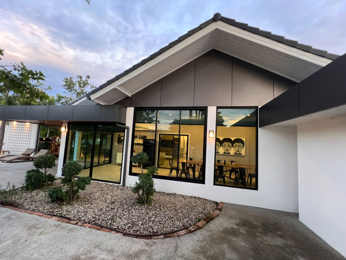 picture Single-story pool villa for  rent with 4 bedrooms, 7 bathrooms and 4 parkings. - 3/26