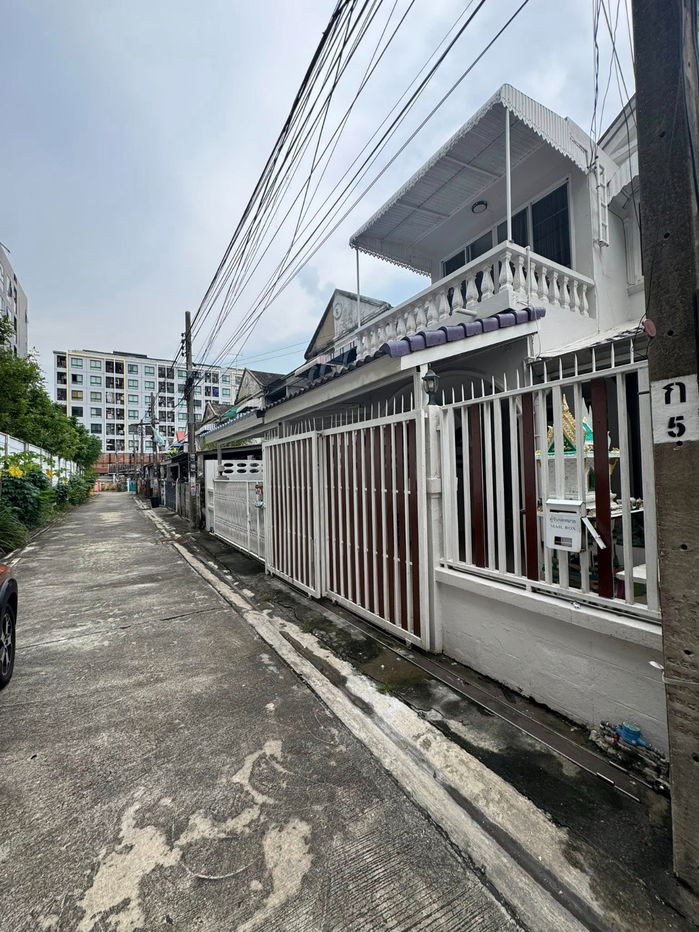 picture Townhouse for rent at Sukhumvit 93 (SPSAD3727) - 1/18