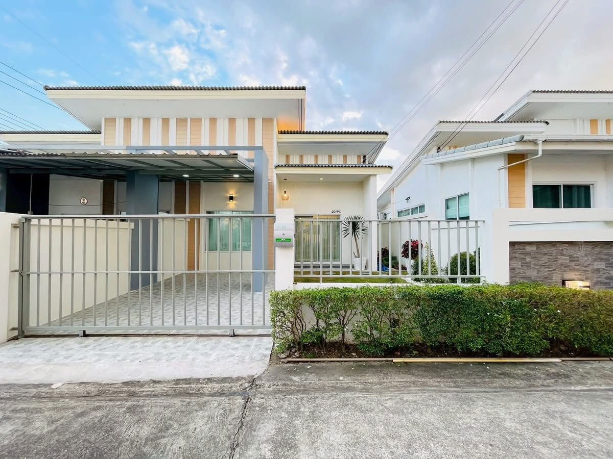 picture Fully Furnished 2-Bedroom House in East Pattaya - 1/17