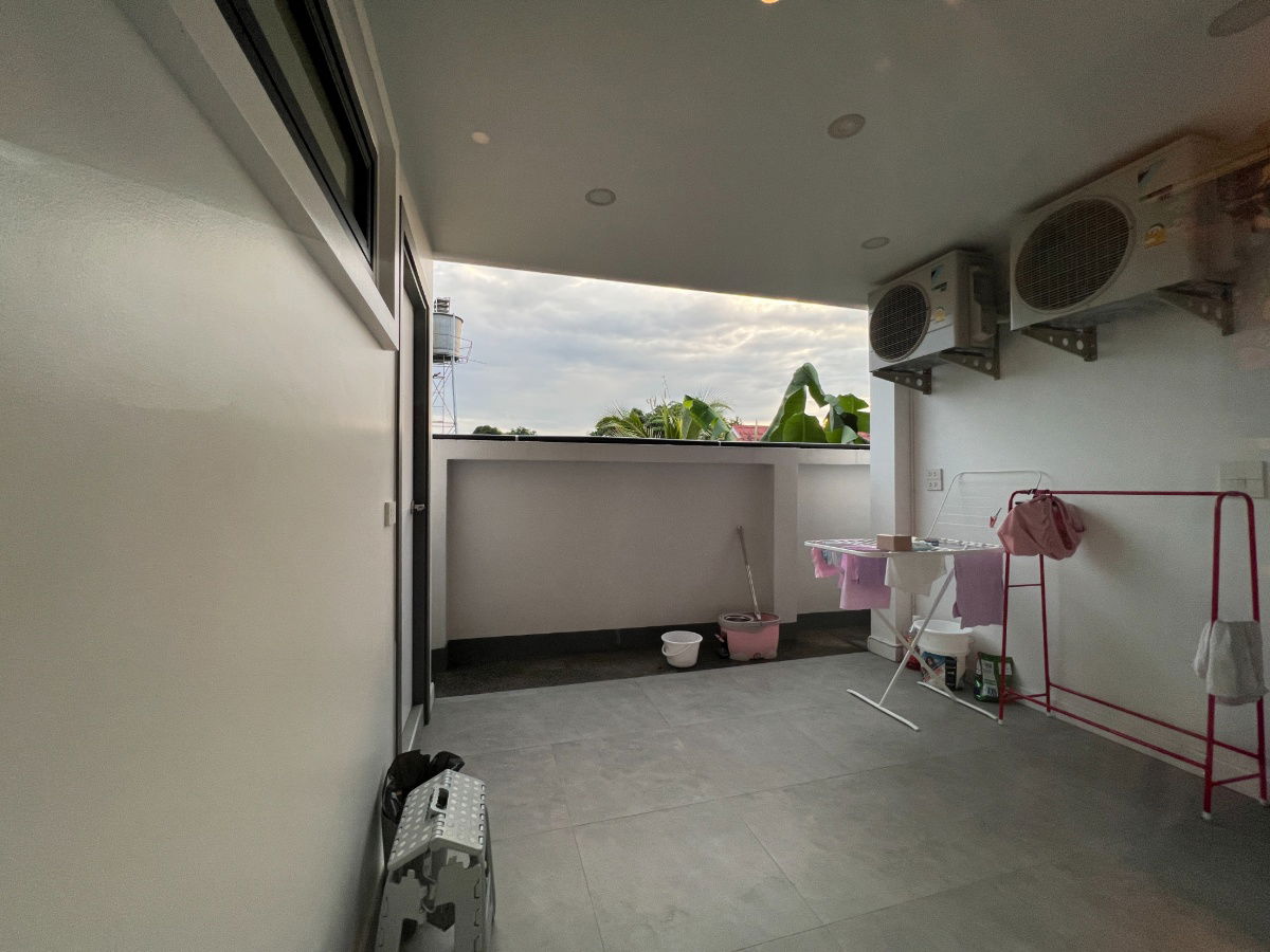 picture Single-story pool villa for  rent with 4 bedrooms, 7 bathrooms and 4 parkings. - 19/26