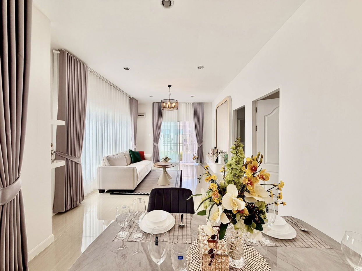 picture Fully Furnished 2-Bedroom House in East Pattaya - 6/17