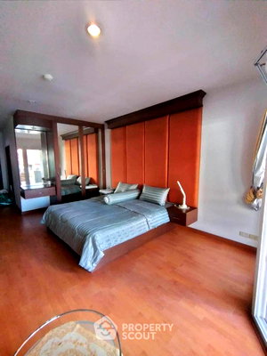 Condos for sale : 1-BR Condo at Jomtien Plaza Condotel close to Jomtien Beach (ID 2477420)