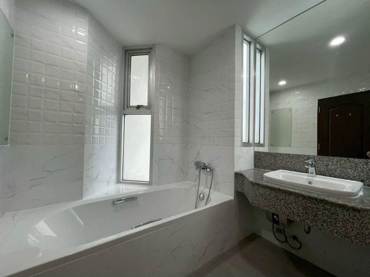 picture  Sathorn                        House  - 5/10