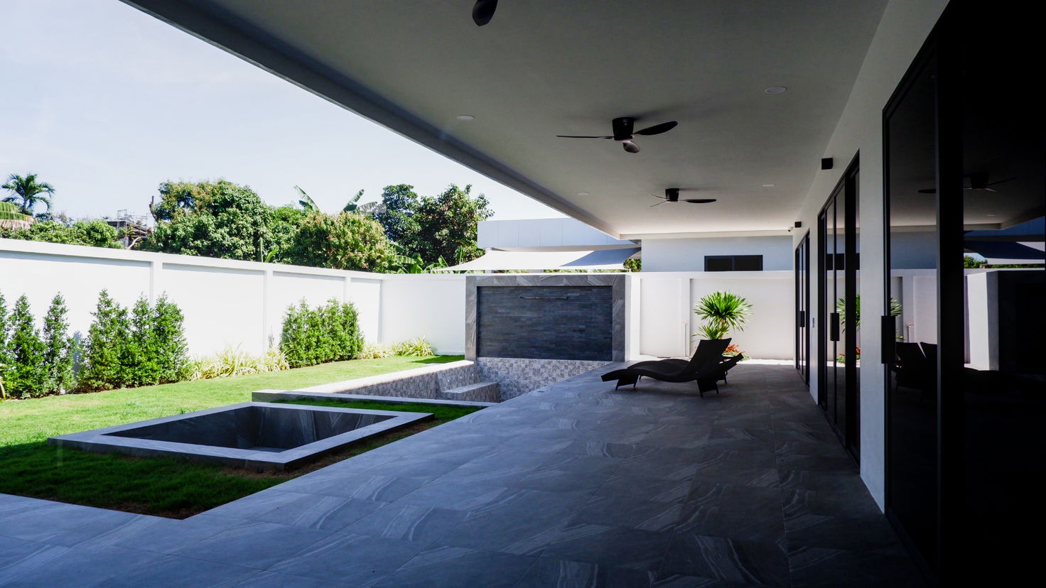 picture Luxury Pool Villa for Sale – Thung Klom–Tan Man, Pattaya - 2/25