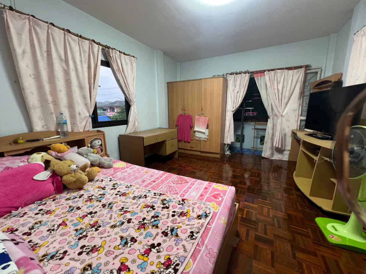 รูป ขาย บ้านแฝด หมู่บ้านพรพิมาน (ติดถนนกาญจนาภิเษก) 47 ตร.ว. 2 ชั้น 4 นอน 2 น้ำ จอดรถได้ 1 คัน ถนนหน้าบ้านกว้าง เข้าออกได้สองทาง - รูปที่ 20/28