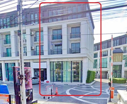 BTS สีเหลือง ศรีนุช 800 ม. อ่อนนุช-พัฒนาการ ให้เช่าอาคาร 4.5 ชั้น 648 ตร.ม. 58ตร.ว. มีลิฟท์ในตัว Home Office ระดับพรีเมียม 6-7คัน ติดถนน