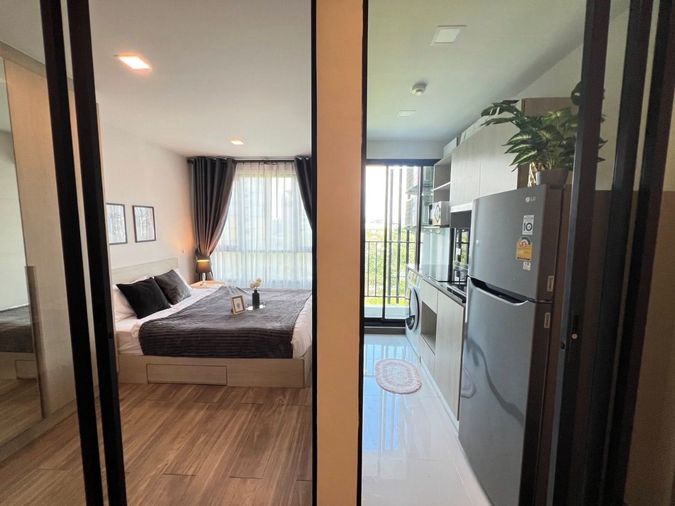 ให้เช่า The Collect Ratchada 32 *** 13,000 บ. / ด.  ***  ขนาด 30 ตรม.  1ห้องนอน 1ห้องน้ำ  ชั้น 6