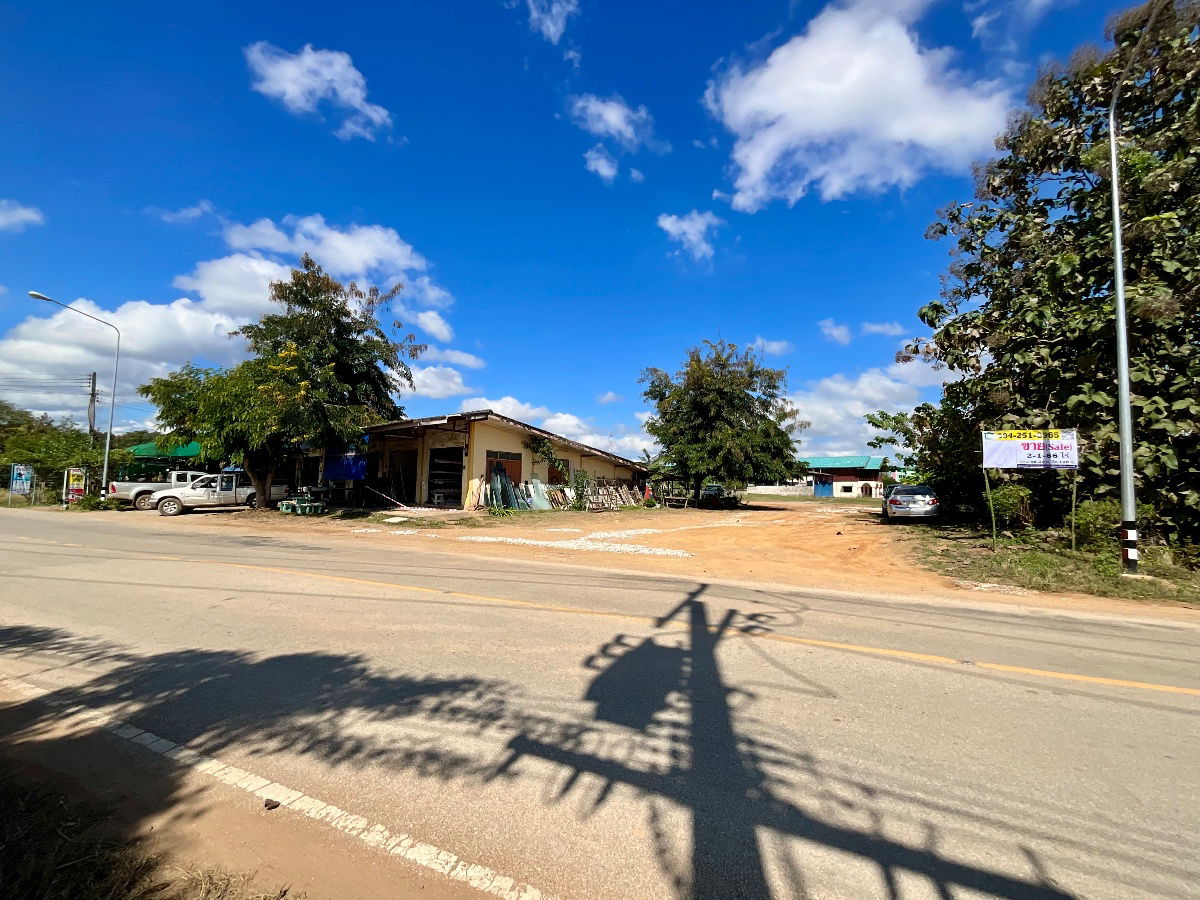 รูป โอกาสสุดท้ายก่อนราคาพุ่ง ที่ดินธุรกิจหายาก หน้าถนนใหญ่ 1083 ใจกลางอำเภอนาน้อย - รูปที่ 1/21