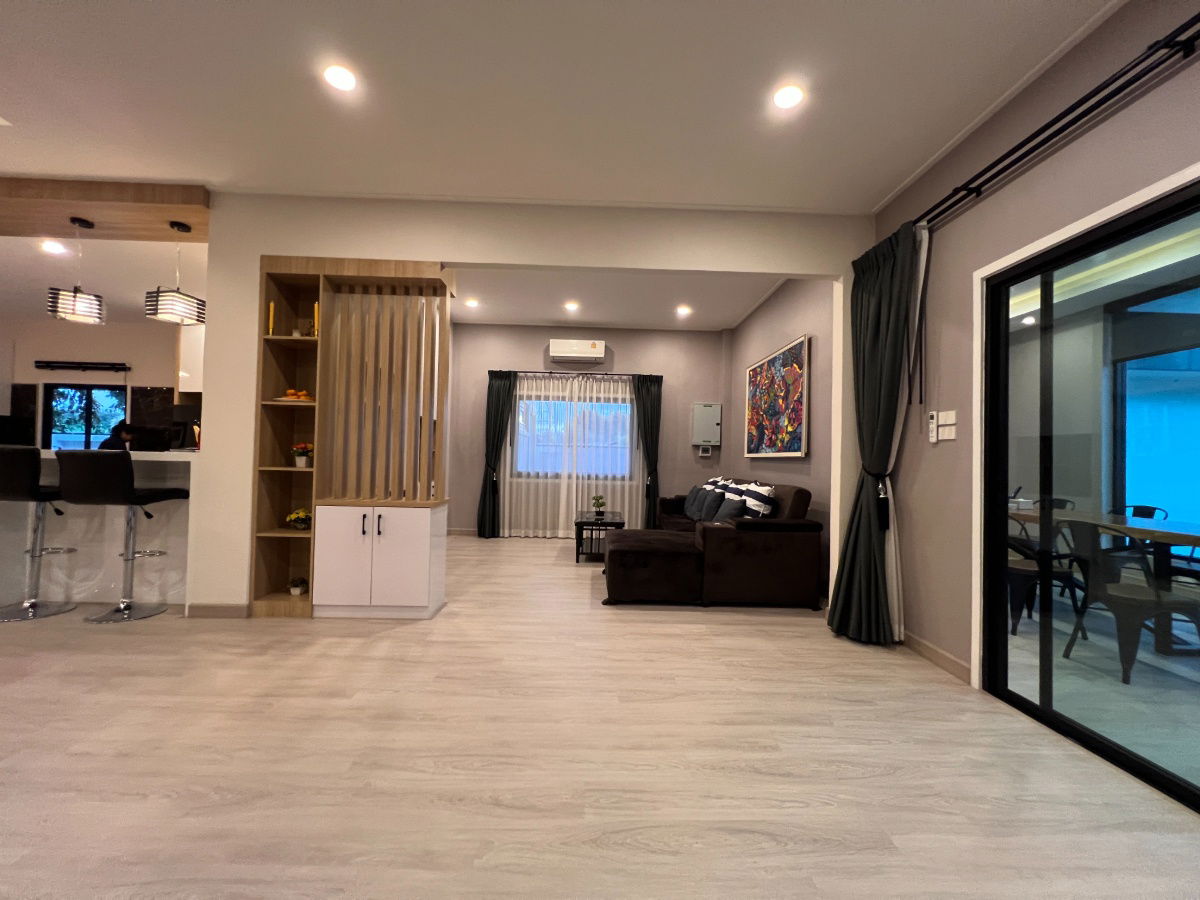 picture Single-story pool villa for  rent with 4 bedrooms, 7 bathrooms and 4 parkings. - 6/26