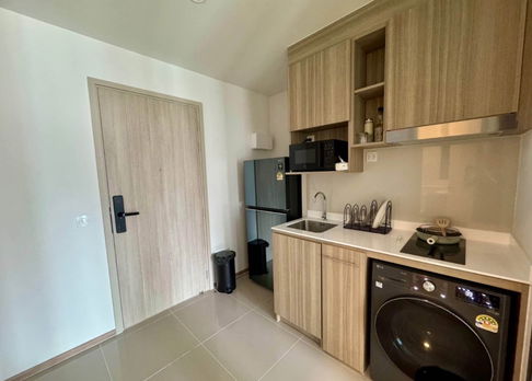 Life Rama 4            - Asoke