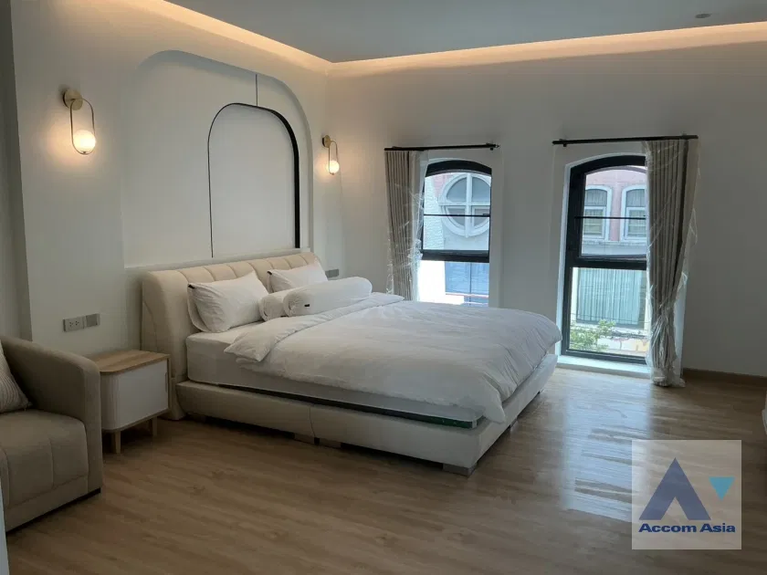 picture 🔼🔽 AccomA 📩 Fully Furnished 4 BR Townhouse in Khlong Tan Nuea (AA45144) - 9/15