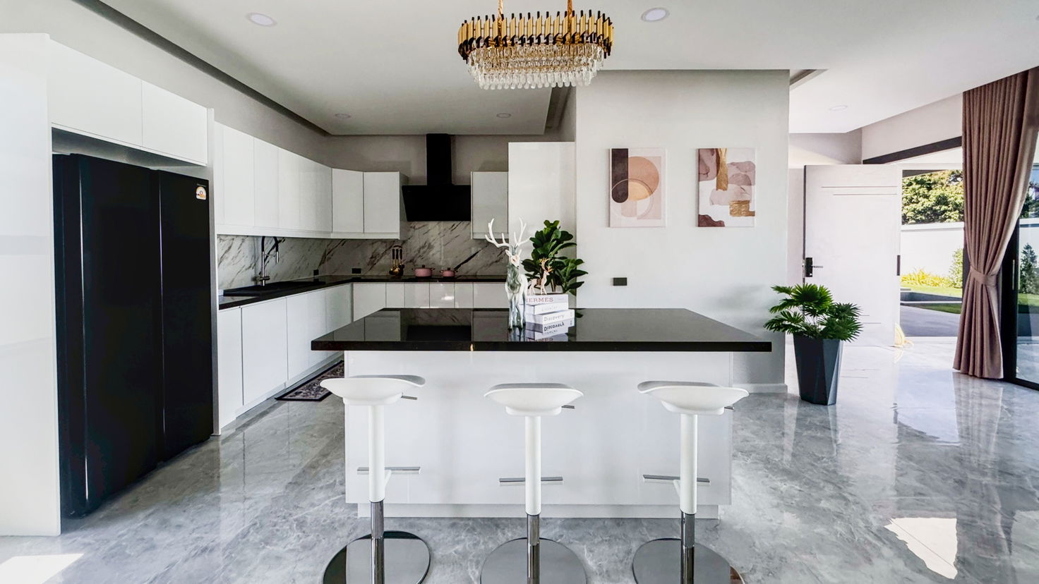 picture Luxury Pool Villa for Sale – Thung Klom–Tan Man, Pattaya - 11/25