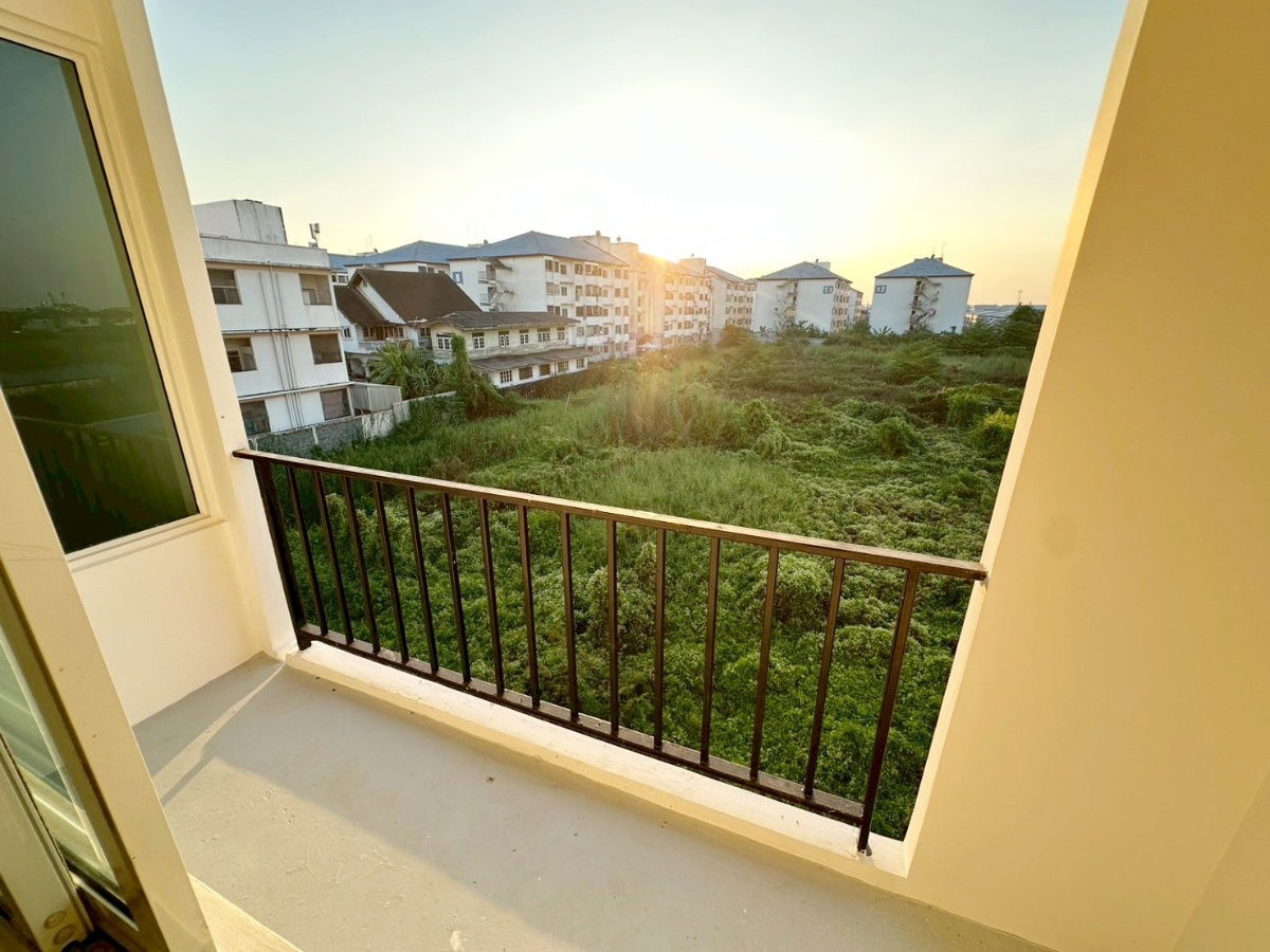 รูป ทาวน์โฮม3ชั้น ตกแต่งรีโนเวทใหม่ ทำเลดี อยู่ต้นโครงการ หมู่บ้าน เบล็สทาวน์ ถนนรามอินทรา  127 มีนบุรี ใกล้รถไฟฟ้า - รูปที่ 44/48