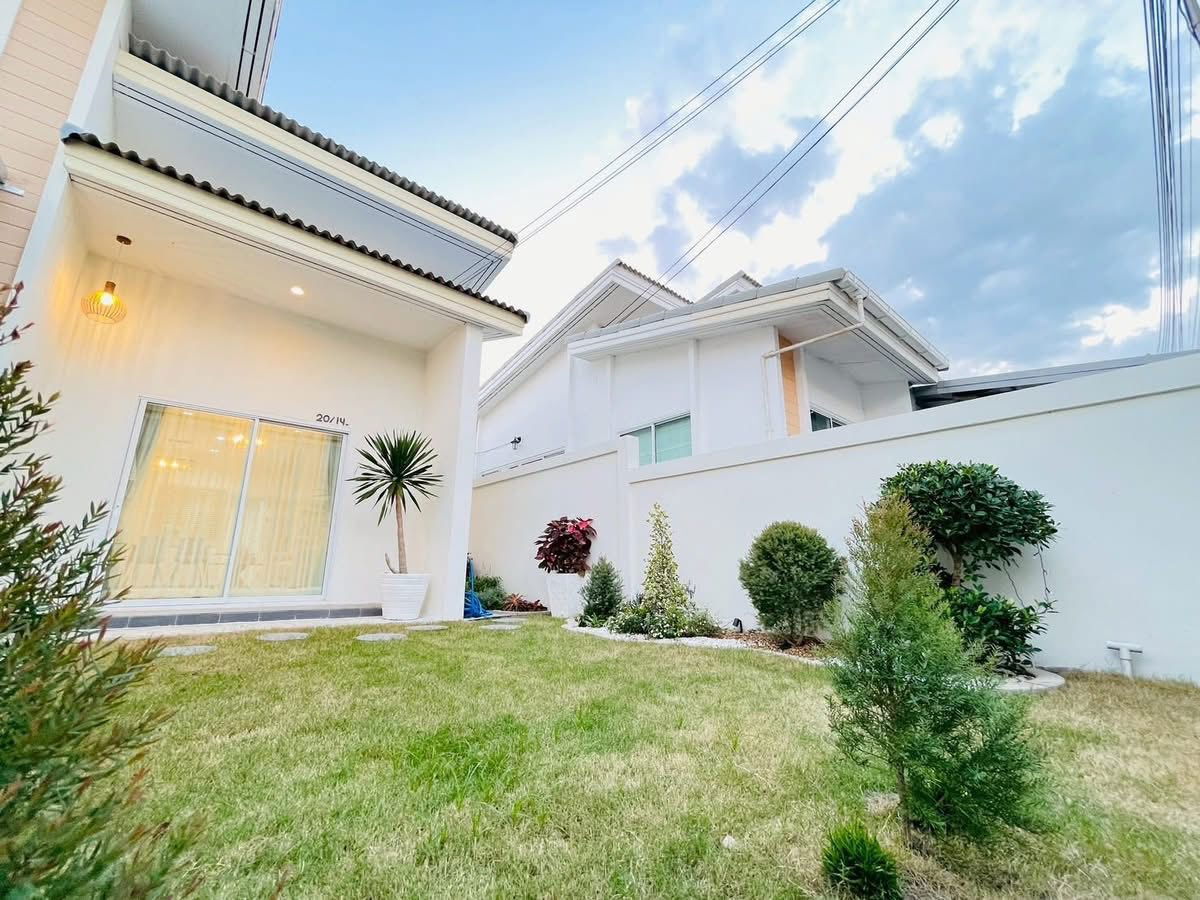 picture Fully Furnished 2-Bedroom House in East Pattaya - 3/17