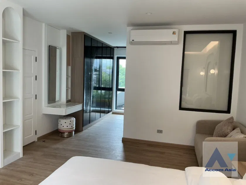 picture 🔼🔽 AccomA 📩 Fully Furnished 4 BR Townhouse in Khlong Tan Nuea (AA45144) - 10/15