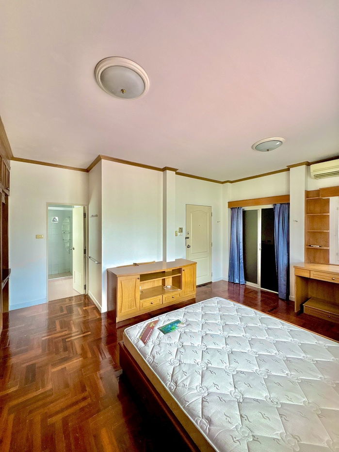 picture House for Sale 4 Bedrooms Near Jomtien Beach - 13/18