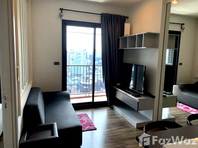 Condos for sale : Lavish Living Awaits: Contemporary Wyne Sukhumvit Condo 1025294