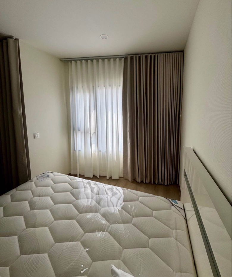 picture Life Rama 4            - Asoke - 4/5