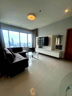 Condos for rent : P0409 Condo for Rent – The Emporio Place Sukhumvit 24 Luxury condominium in the heart of Phrom Phong