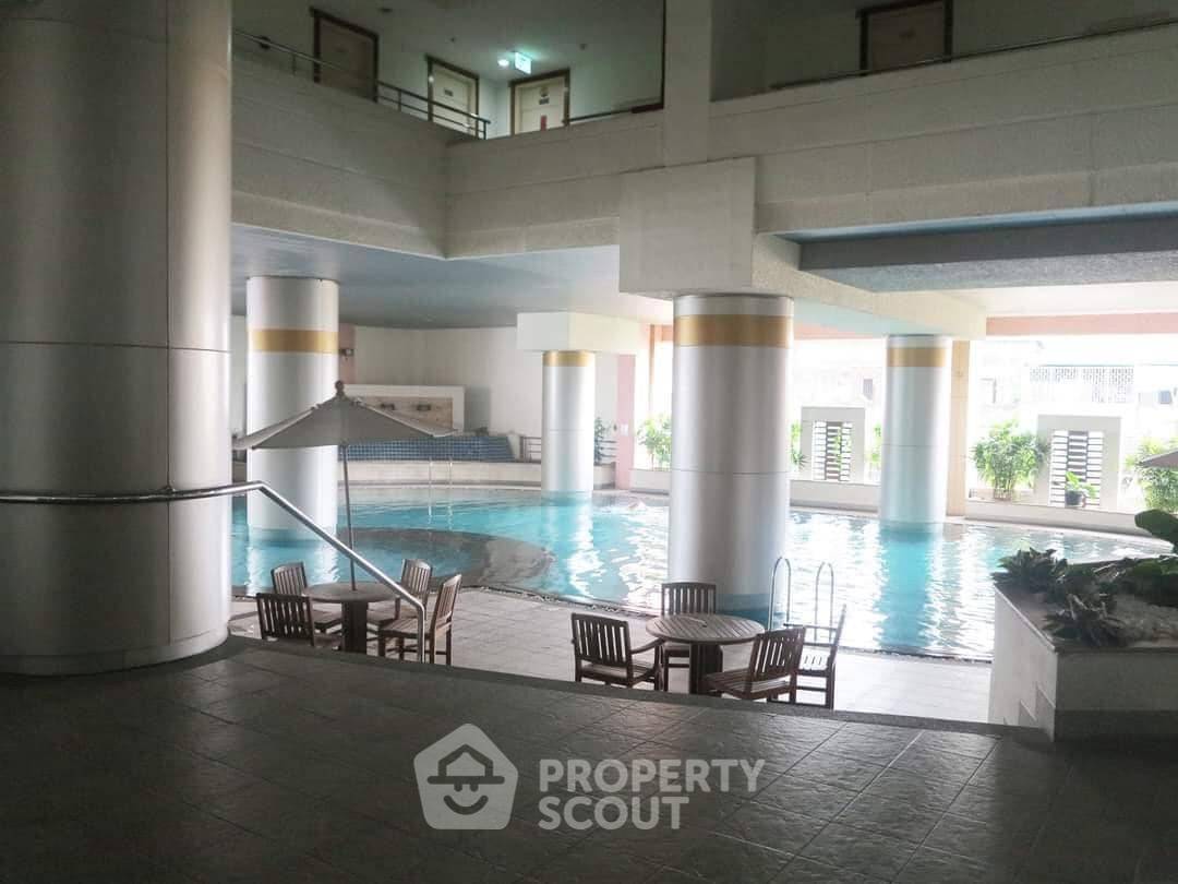 รูป คอนโด 1-ห้องนอน ที่ สีลมแกรนด์เทอเรส คอนโดมิเนียม ใกล้ BTS ศาลาแดง (ID 547017) - รูปที่ 10/11