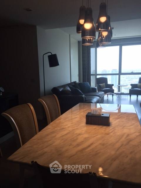 รูป คอนโด 2-ห้องนอน ที่ เดอะ ริเวอร์ คอนโดมิเนียม ใกล้ BTS สะพานตากสิน (ID 512820) - รูปที่ 2/8