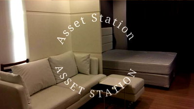 Condos for sale : Urgent sale! URBANO ABSOLUTE SATHORN – TAKSIN. Beautiful high-floor unit with city view.