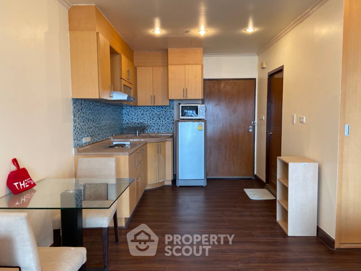 รูป คอนโด 1-ห้องนอน ที่ สาธร การ์เด้นส์ ใกล้ MRT สีลม (ID 514888) - รูปที่ 3/16