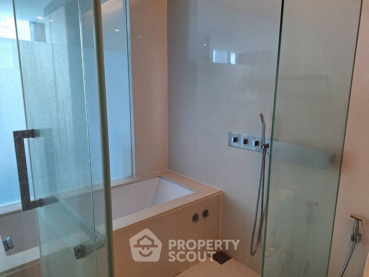 รูป คอนโด 1-ห้องนอน ที่ เดอะ รูม สุขุมวิท 21 ใกล้ MRT สุขุมวิท (ID 512940) - รูปที่ 11/12