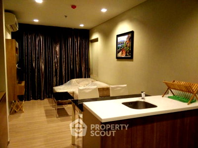 ขายคอนโด : คอนโด 1-ห้องนอน ที่ ริธึ่ม สาทร ใกล้ BTS สะพานตากสิน (ID 607332)
