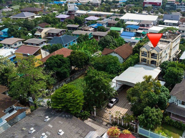 รูป แปลงใหญ่พร้อมบ้าน4ชั้น หายากแล้ว!!! ขายที่ดินพร้อมบ้าน4ชั้น ในซอยปากน้ำฝั่งเหนือ1 พื้นที่ 254 ตารางวา  เพียง 1นาทีถึงถนนใหญ่ พรานนก-กาญจนาภิเษก  - รูปที่ 3/13