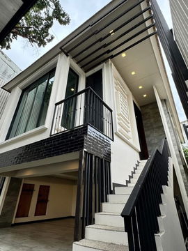 S962 🏡 Detached house for sale, Phaholyothin 54/1 (custom-built house), excellent location, near BTS Saphan Mai. Price only 7.29 million baht.